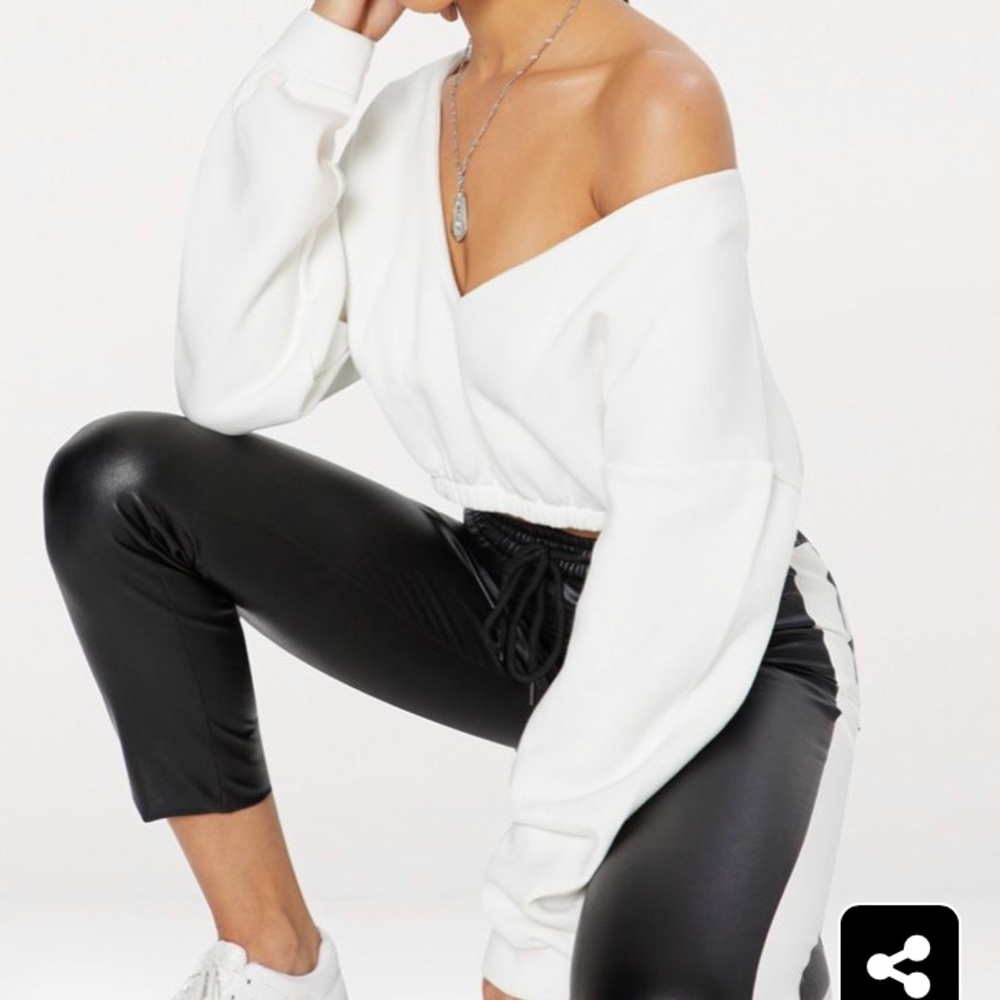 PRETTYLITTLETHING White Cropped Off Shoulder